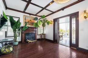 The Golden Alligator 1 - 3 beds 2 baths in West Palm Beach close to everything